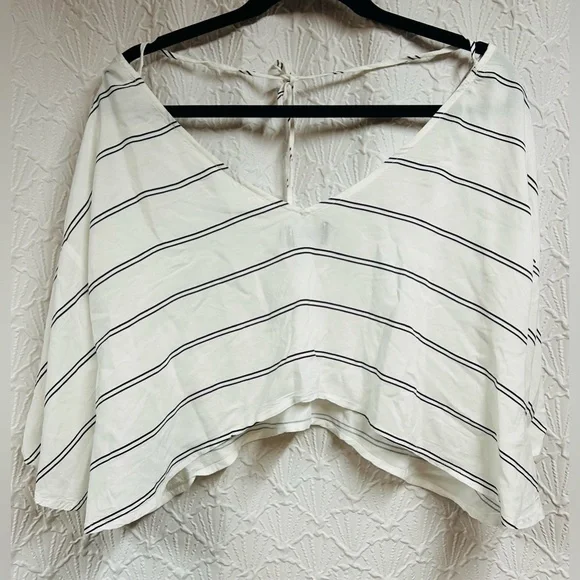 Vici Medium Striped White and Black Crop Top - Picture 3 of 6